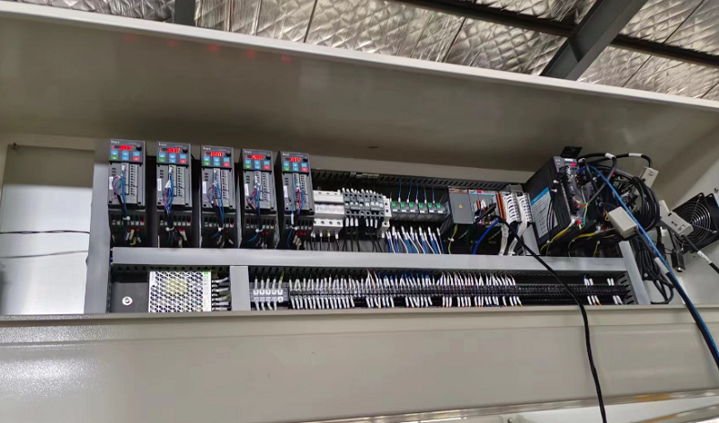 电控柜.png